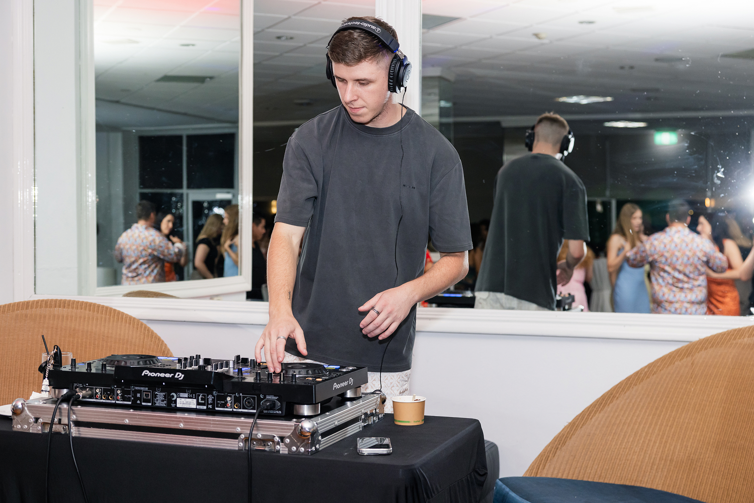 dj