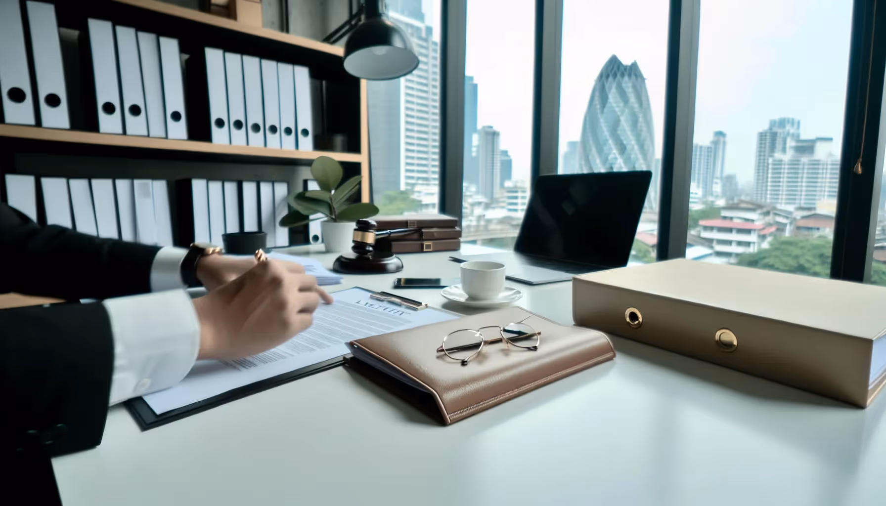 Юридическое сопровождение продажи недвижимости с адвокатом в Золотых Песках