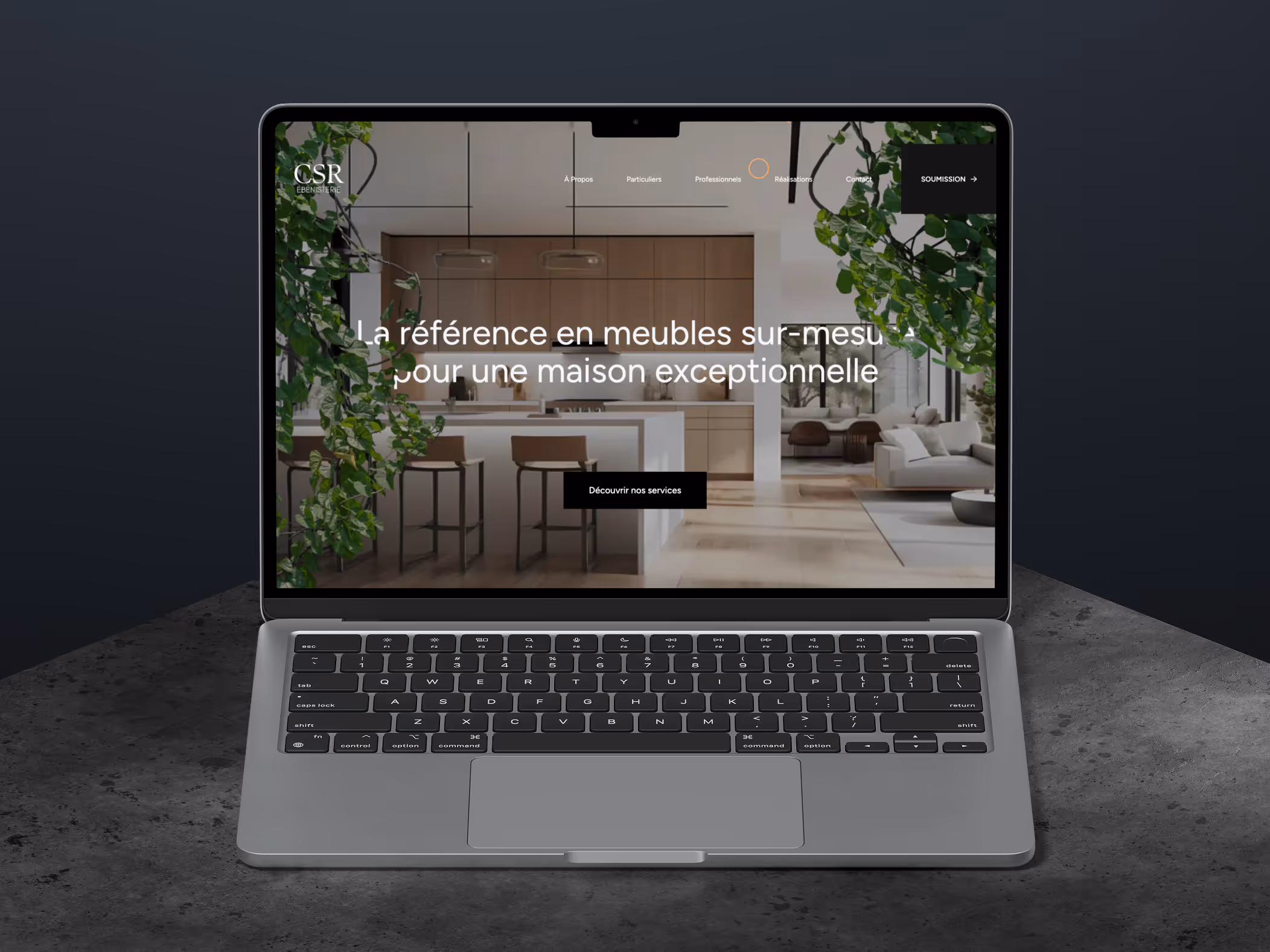 Un site immersif pensé comme un support de présentation et de conversion, valorisant l’excellence artisanale d'Ébénisterie CSR.