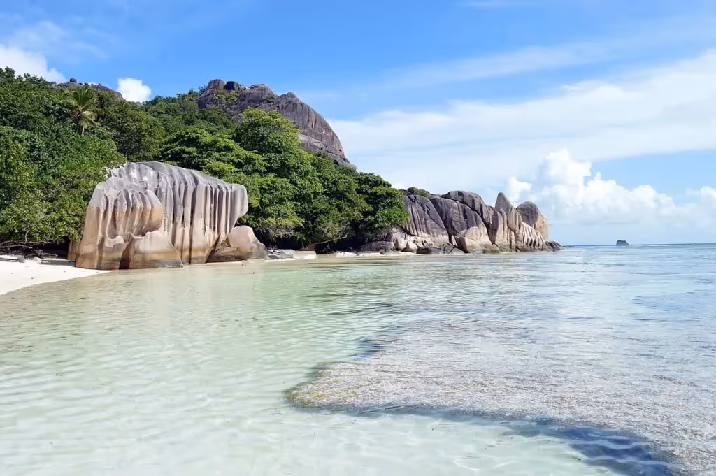 Seychelles, Honeymoon Destinations: localhi