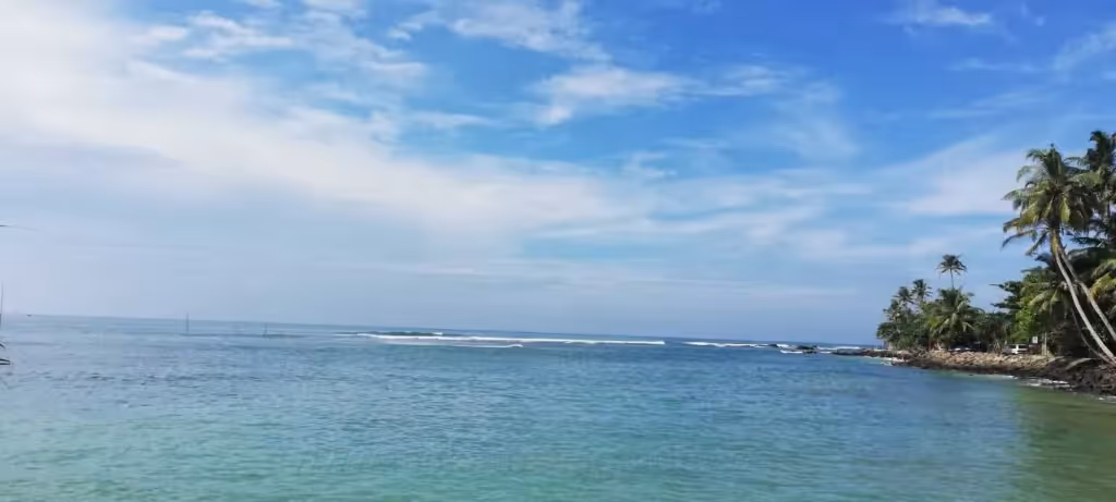 Polhena Beach, Mirissa, Sri Lanka: localhi