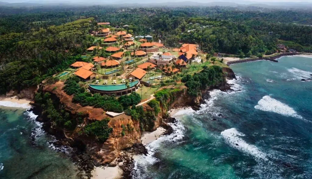 Cape Weligama Town, Mirissa, Sri lanka: localhi