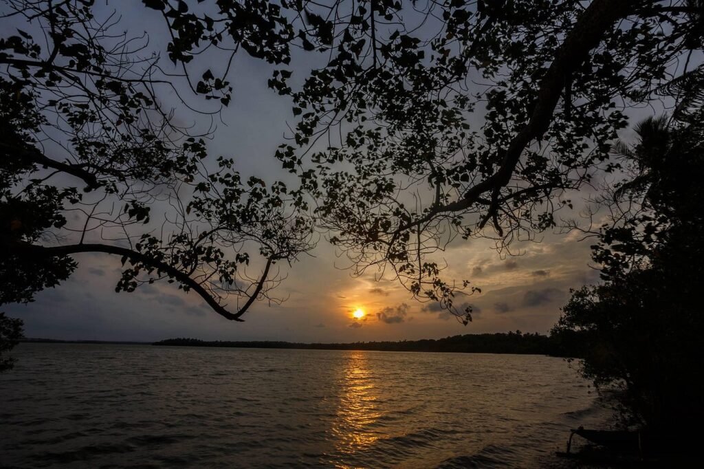 Rekawa Lagoon, Sri Lanka: localhi