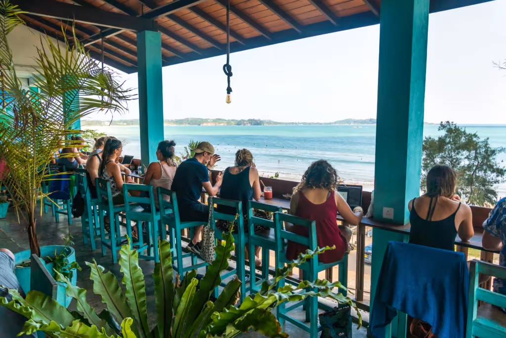 Hangtime Hostel Rooftop Bar, Weligama, Sri Lanka: localhi