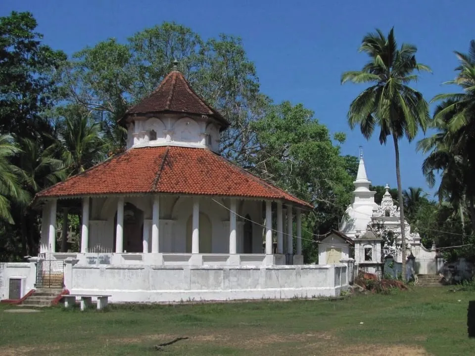 Kathaluwa Old Temple, Ahangama, Sri Lanka: localhi