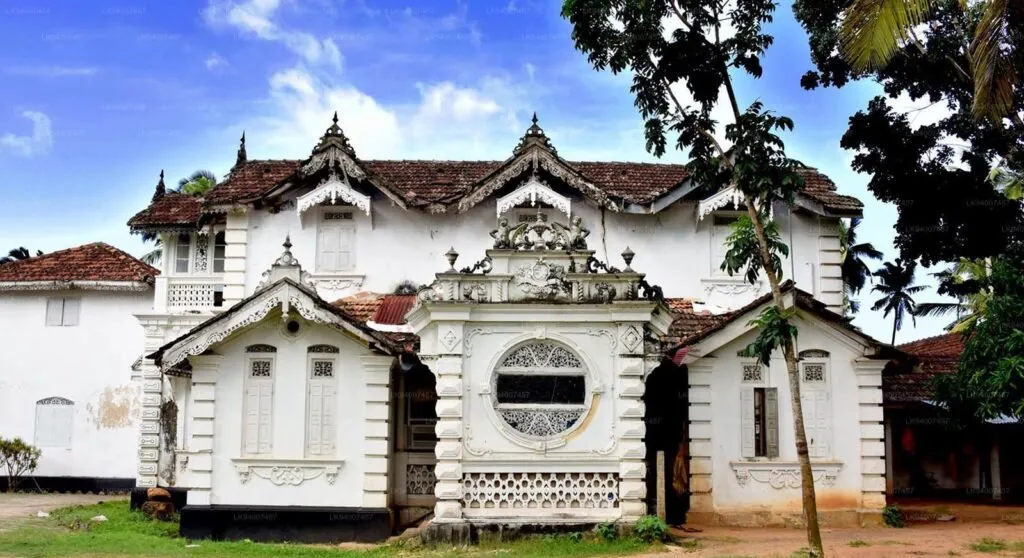 Dambagolla Rajamaha Viharaya, Kandy, Sri Lanka: localhi