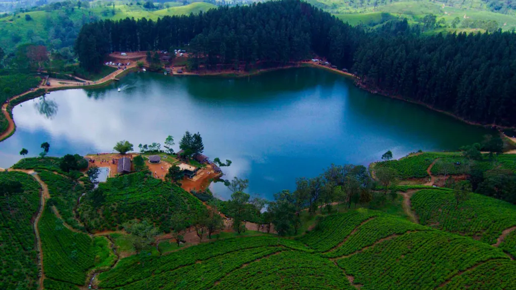 Sembuwatta Lake, Kandy, Sri Lanka: localhi