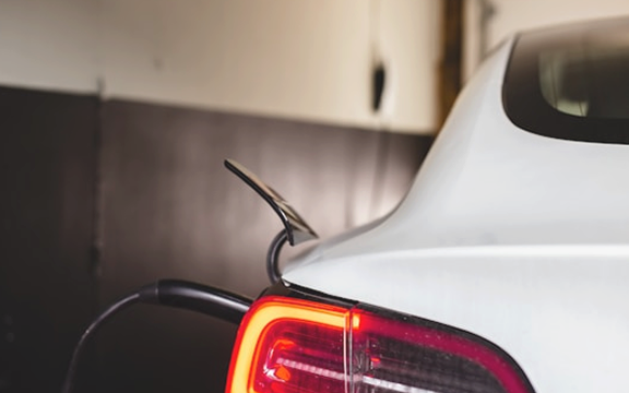 How to Choose the Right EV Charging Software for Your Business