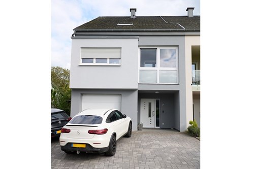 5 Bedroom House in Haller