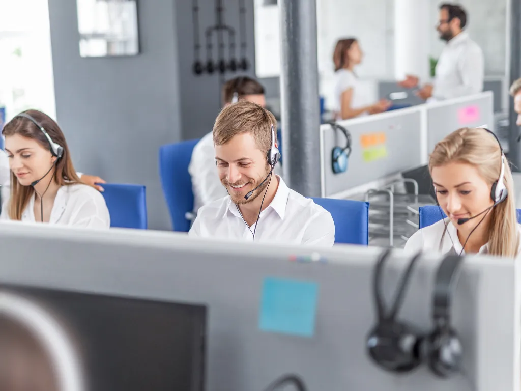Call center vs contact center
