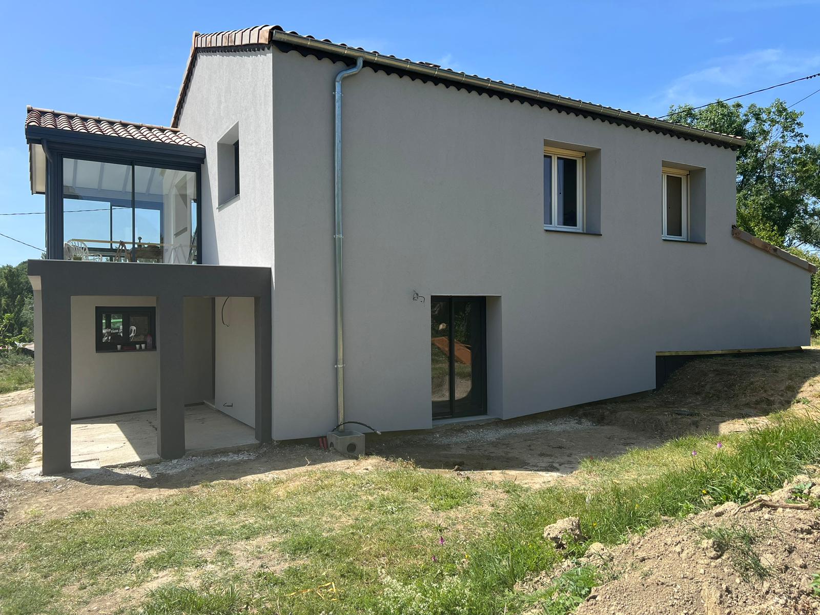Découvrez l'isolation thermique par l'extérieur à Voiron avec DLS Façade. Conseils réalistes, techniques et budgets pour votre maison près de Romans-sur-Isère.