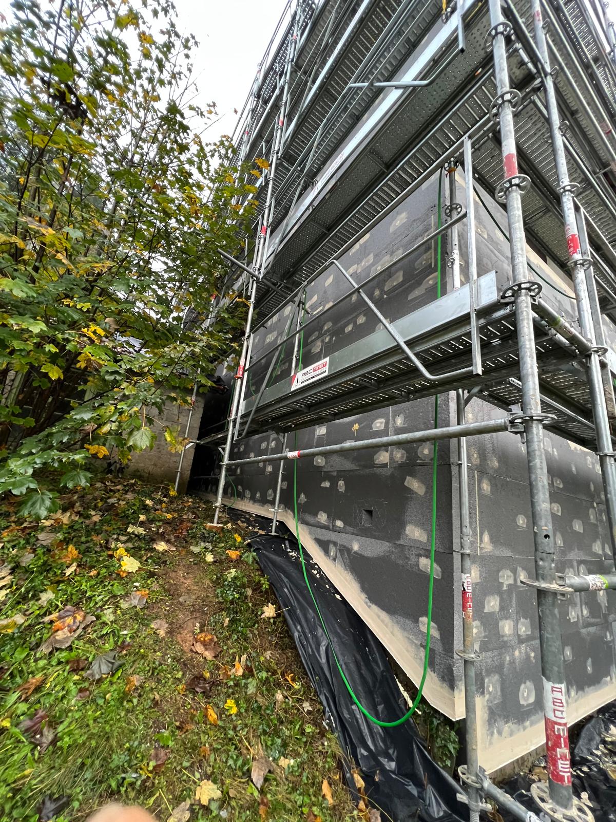Isolation thermique par l'extérieur en cours à Saint-Marcelin