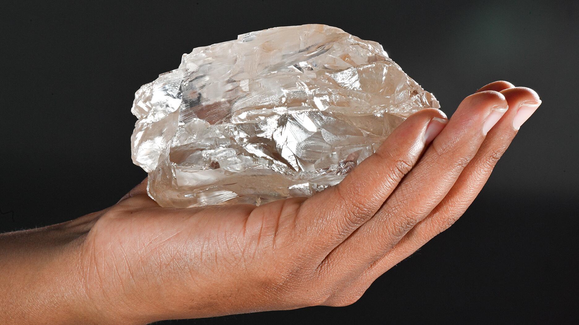 Botswana Enters $5B De Beers Sale Talks: A Diamond Investment Window Opens