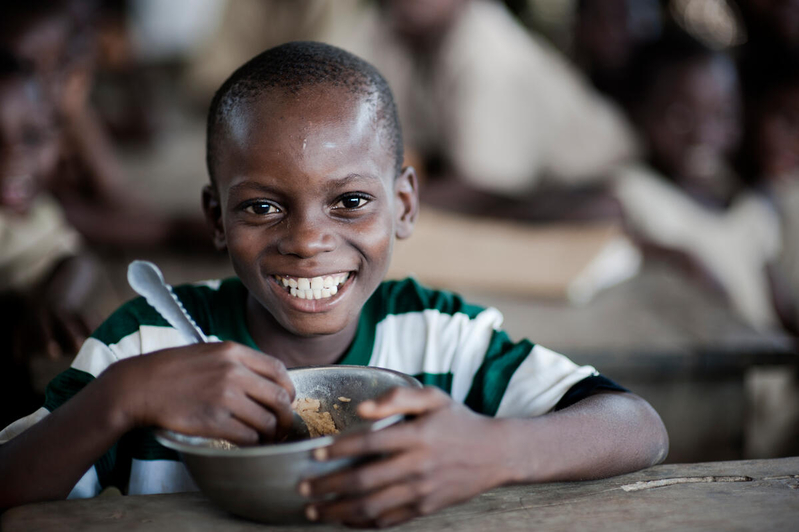 Africa Expands School Feeding Programmes, but Coverage Gaps Slow Educational and Economic Gains