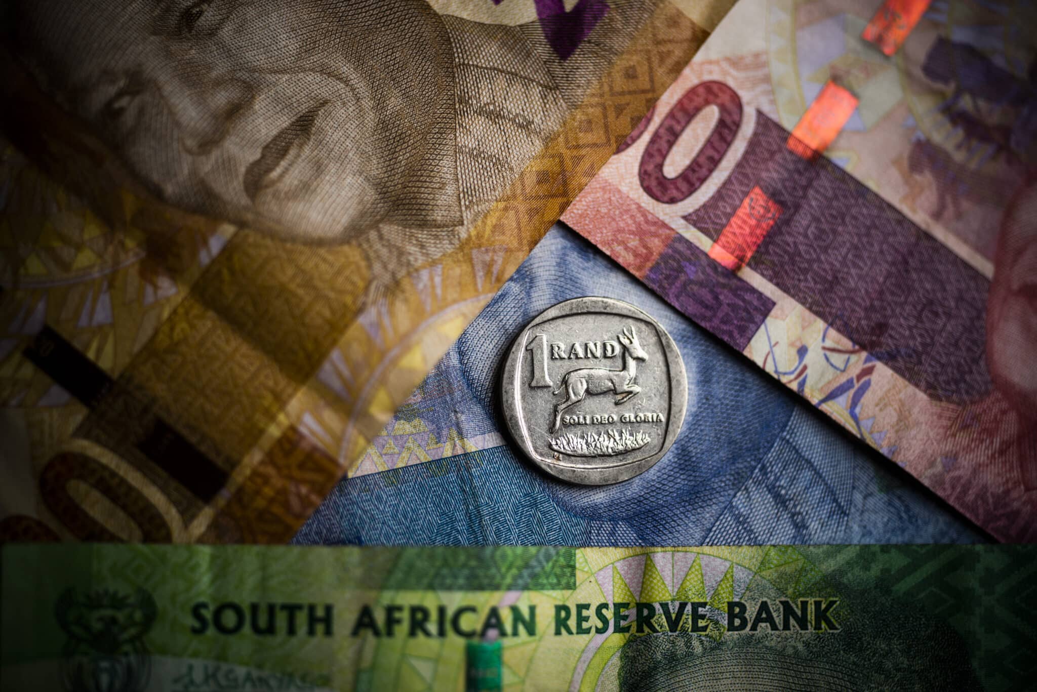 Rand Slips After Moody’s Affirms South Africa Ba2 Rating with Stable Outlook