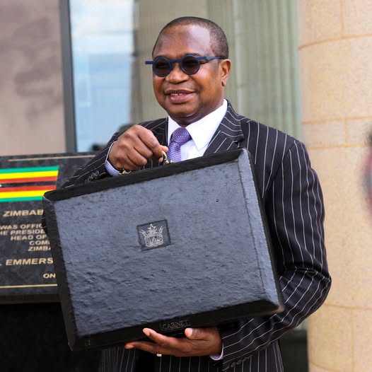 Zimbabwe Shelves Gold Royalty Increase, Keeps 5% Rate Amid Miner Protests