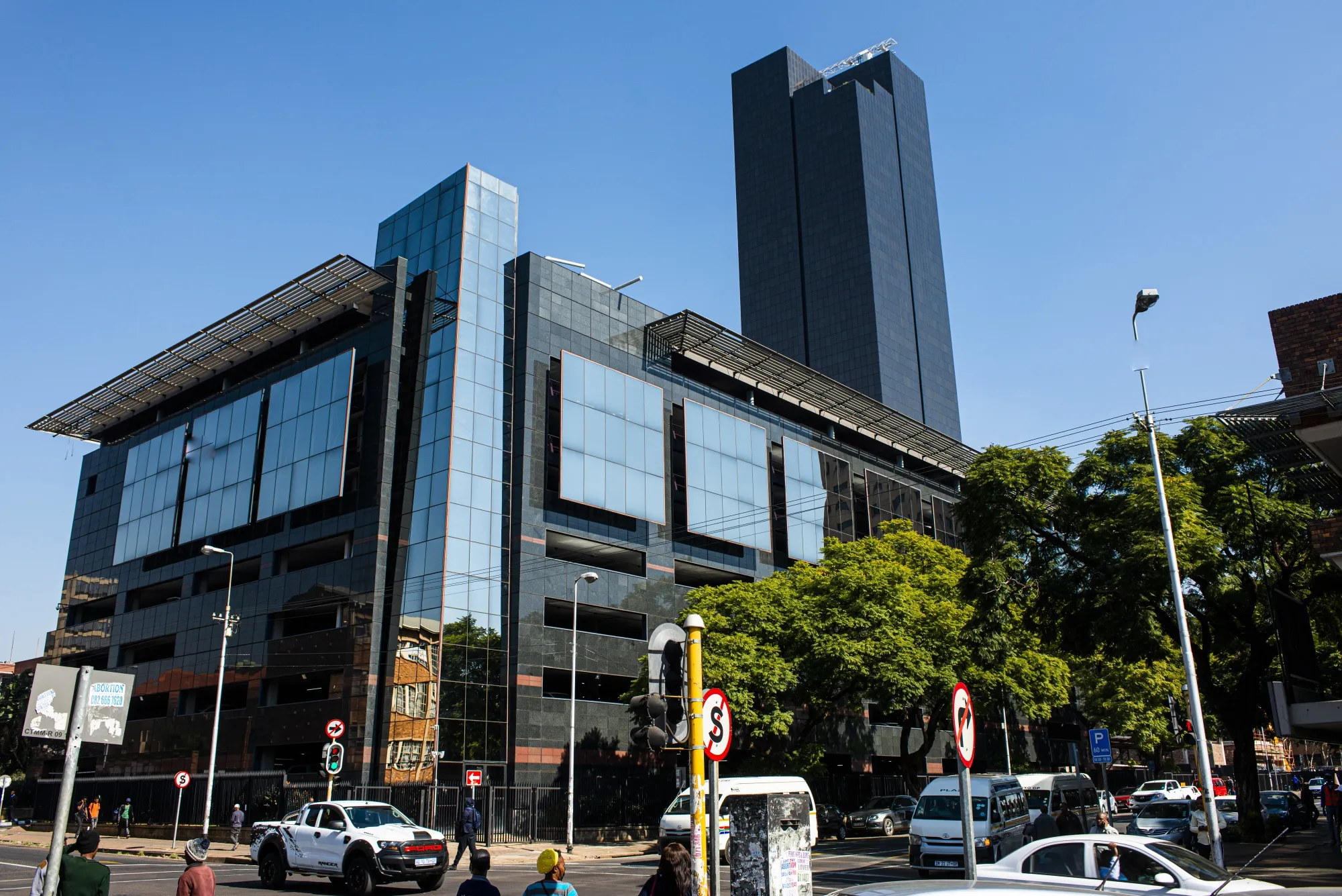 South African Reserve Bank Governor Warns Stablecoins Could ‘Break Apart’ Amid Rising Adoption