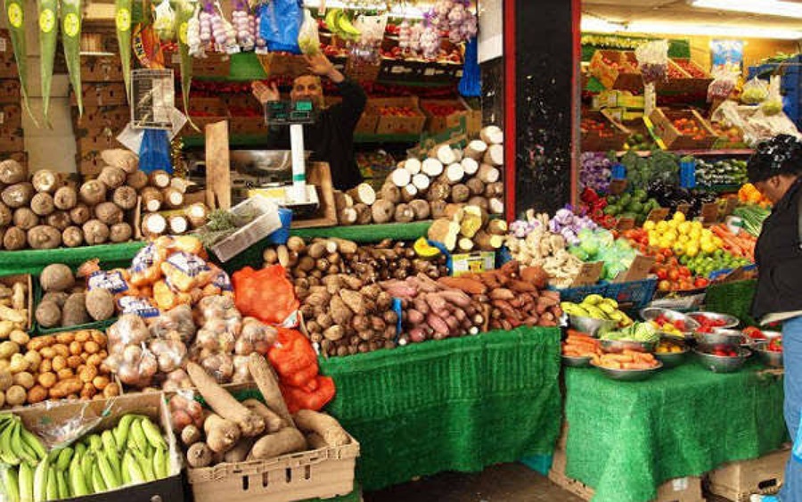 Nigeria cuts import duties to ease living costs