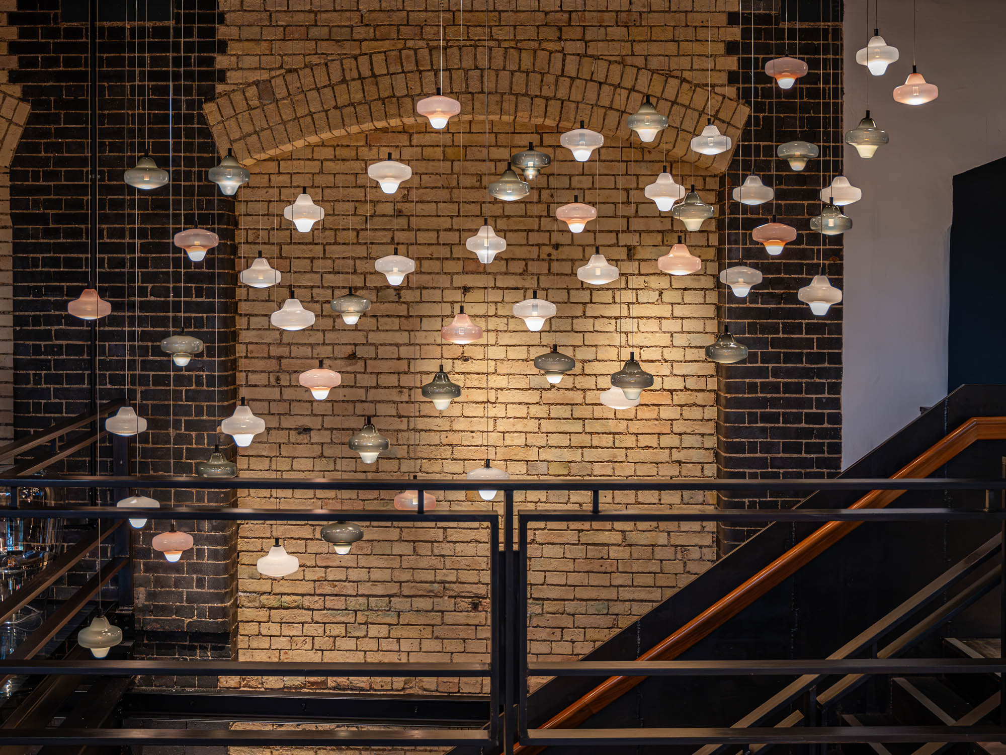 BROKIS in LONDON showroom - lighting installation