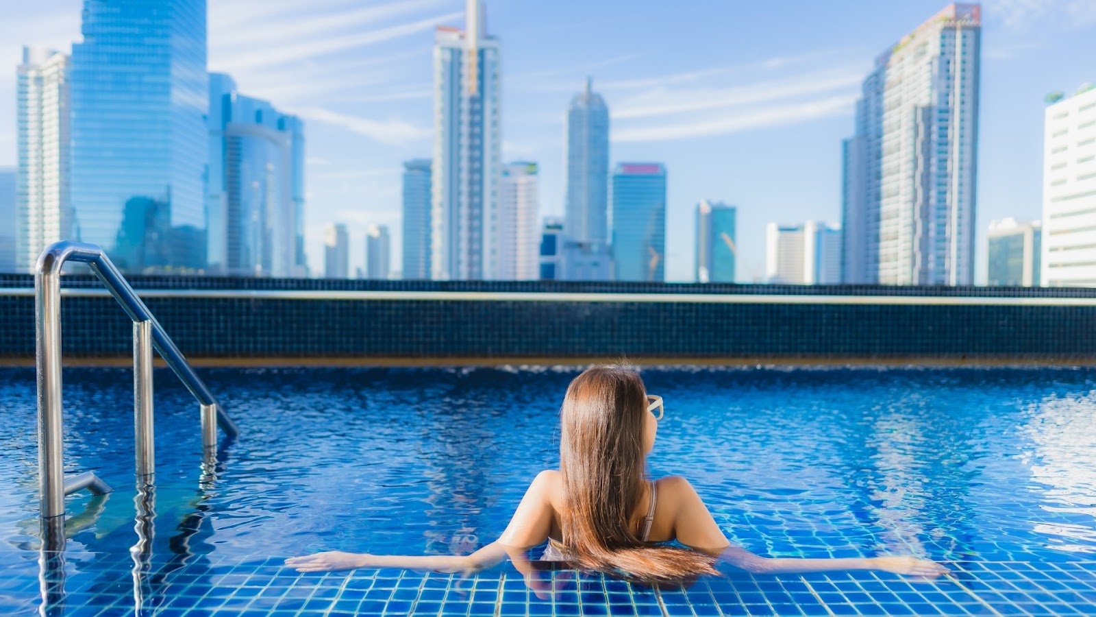 AURA SkyPool Lounge – Burj Khalifa Views