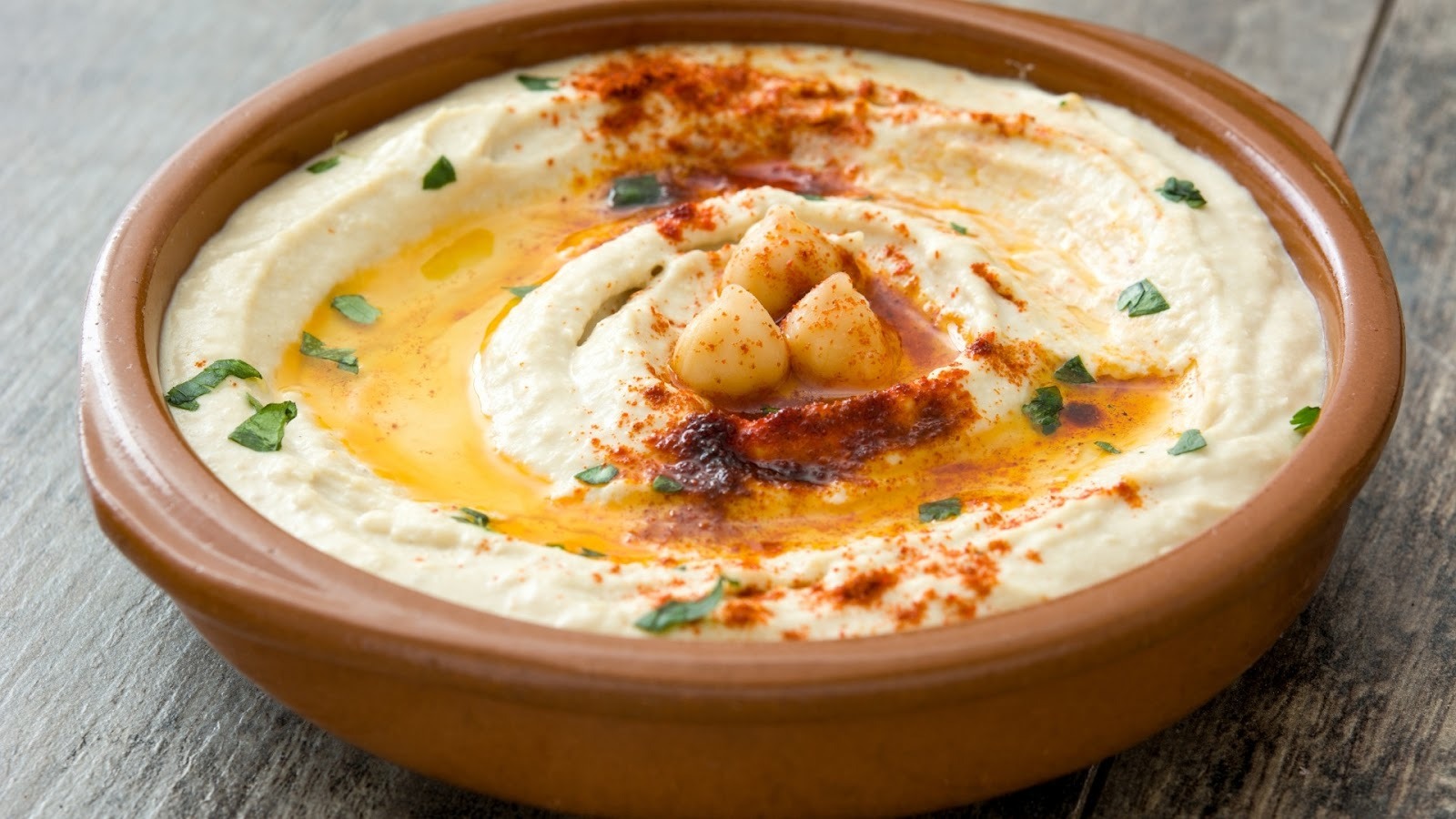 Hummus with Warm Khubz
