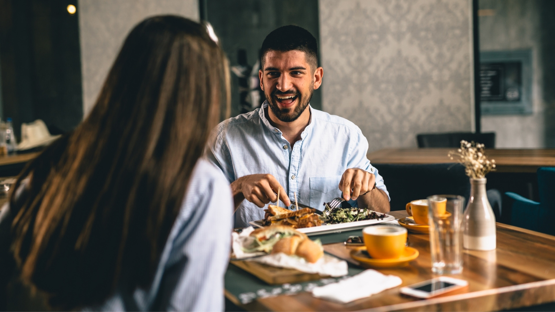 Breakfast Tables Where Dubai Wakes Well