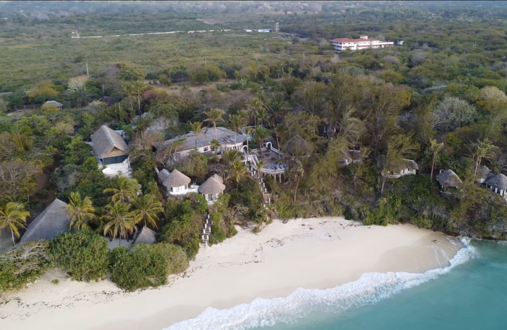 Kenya gap year volunteering Oceans Alive beachside accommodation