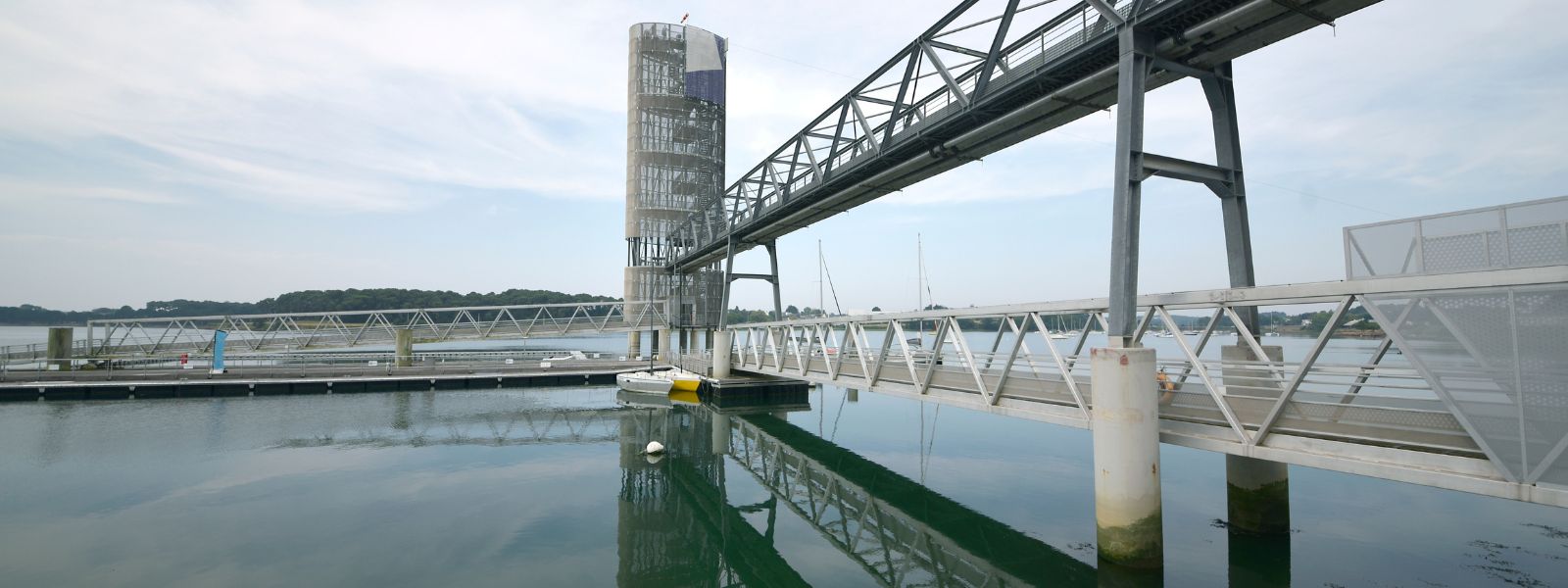 Lorient vue du ponton sur le port