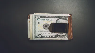 How Insurance Brokers Make Money: Unpacking the Revenue Streams