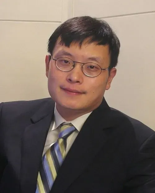 Portrait of Andrew Hong, Managing Director at Austin Ai.
