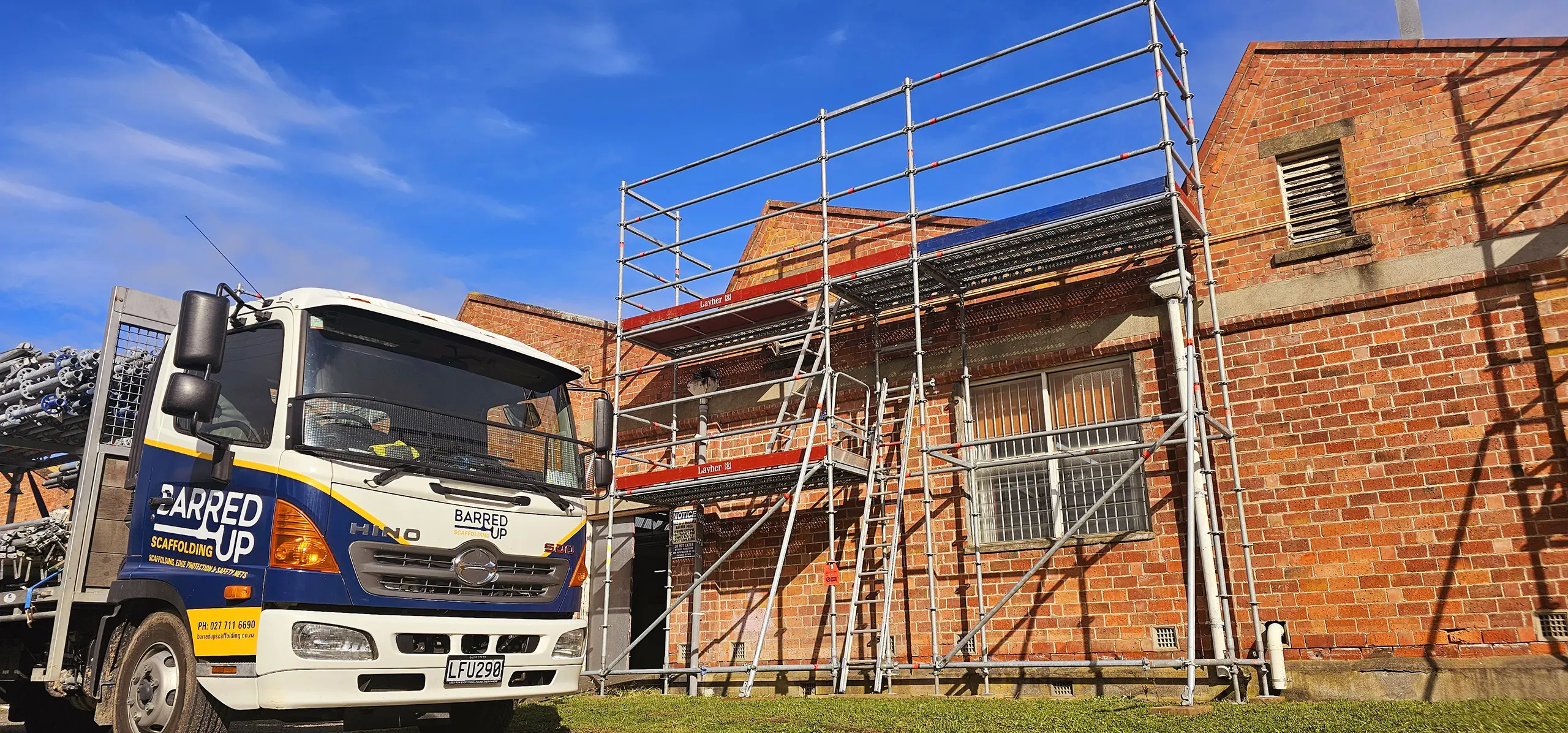 Barred Up Scaffolding truck delivering scaffolding to customised build