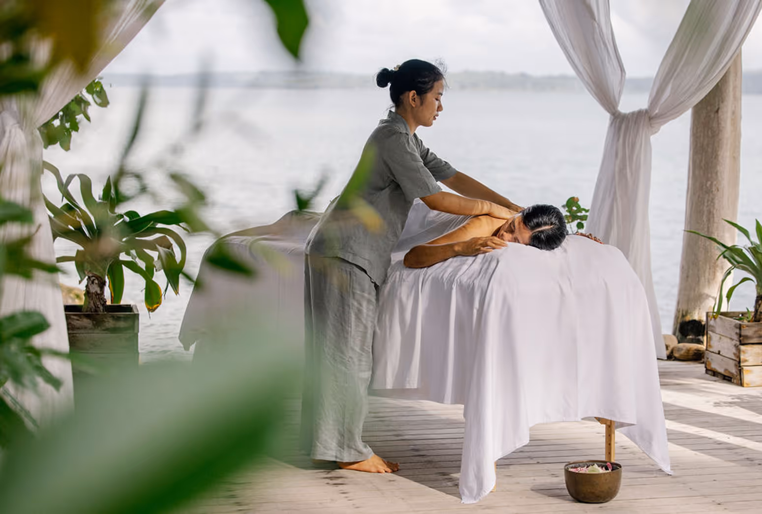 Named after the Khmer word for love and founded on the Buddhist concept of metta – loving kindness – Saraan Sanctuaries by Song Saa regenerates guests’ bodies and souls through a holistic programme delivered in radically raw spaces where nature reigns.