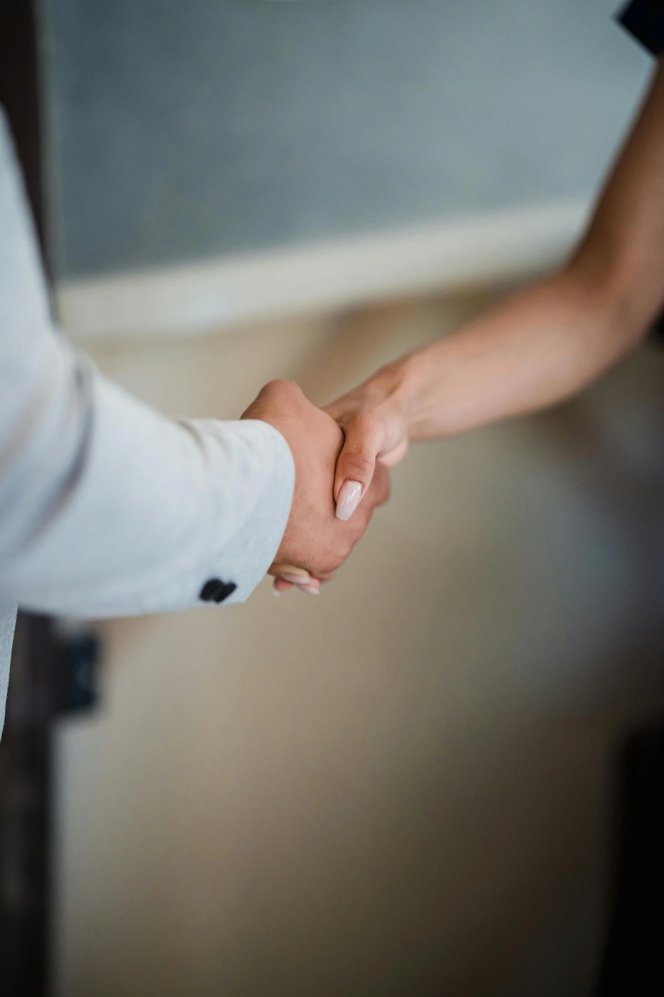 A firm hand shake to symbolise a true relationaship based on real guarantees