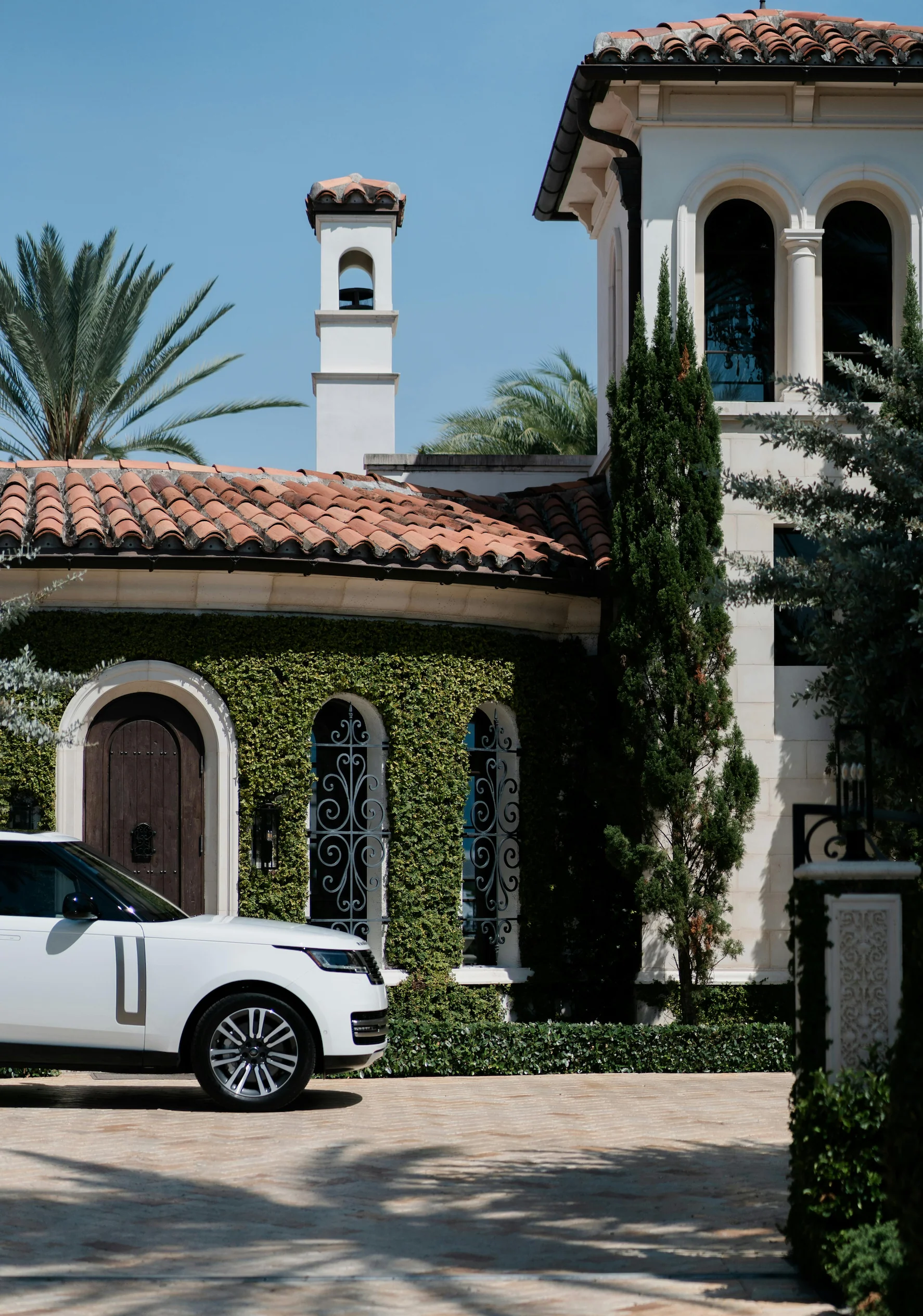 Mediterranean-style luxury estate of the kind Montclair Chef serves in Beverly Hills and Bel Air