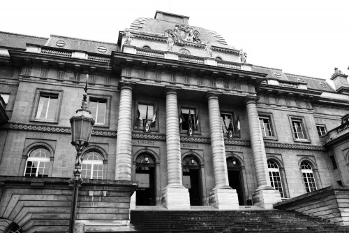 Marche de l’entrée principale du Palais de Justice de PARIS © Cabinet MCE - Marie Camille ECK, Avocat au Barreau de PARIS