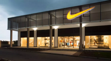 Nike ends wholesale deals
