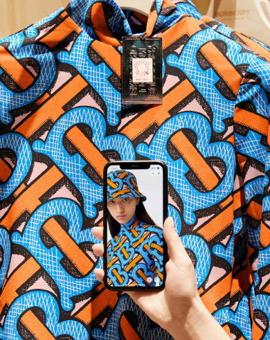 Burberry social retail store in China