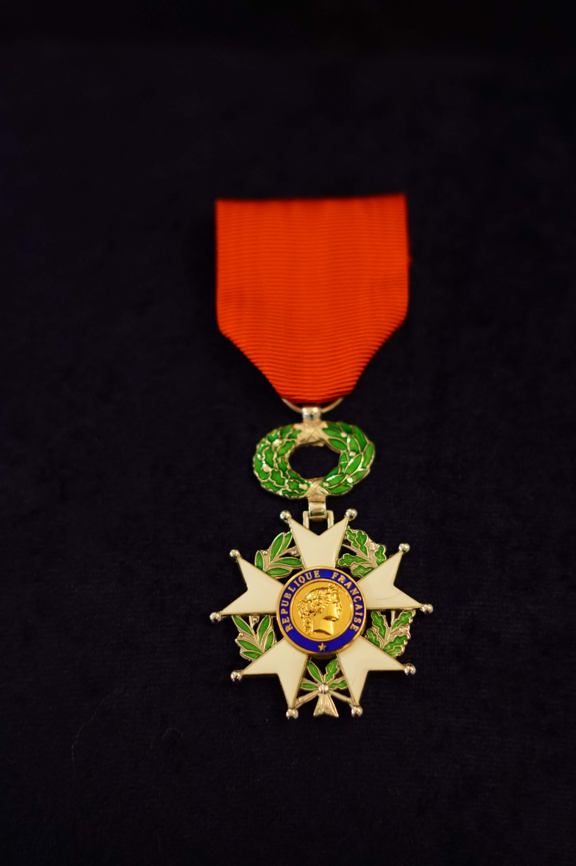 r8318