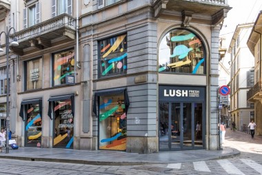 Lush launches packaging-free store