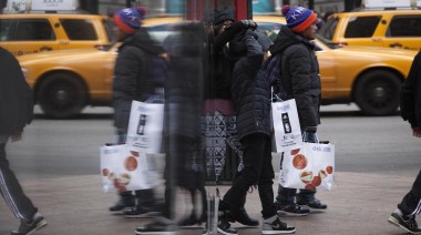 Large drop in US consumer prices