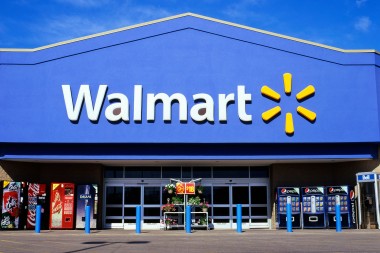 Walmart loses value and struggles online