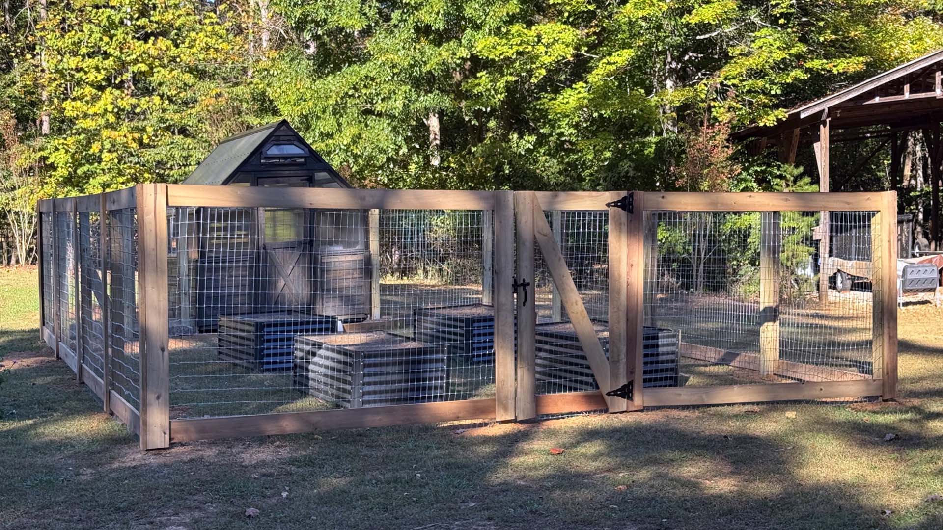 From Small Enclosures to Large Properties – Why East Tennessee Trusts Loudon County Fence for Quality and Care