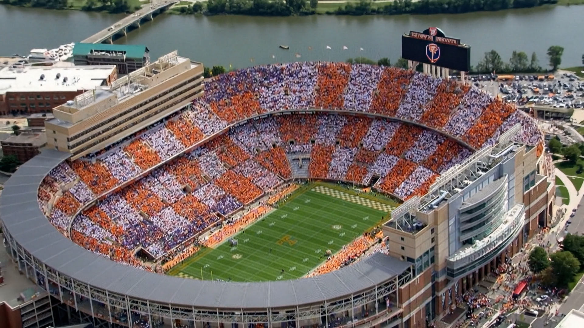 LC Fence is proud to have completed fencing work at UT’s iconic Neyland Stadium, home of the Volunteers. With over 50 years of experience and an Unlimited Contractor’s License,