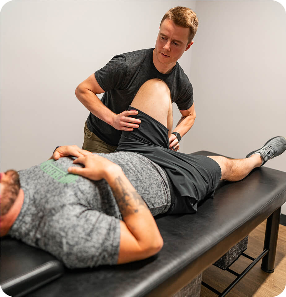 brooks assessing pt patient knee - crossfit pt services