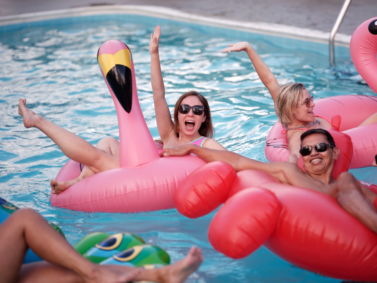 Cozy hospitality space with sofas and a coffee table