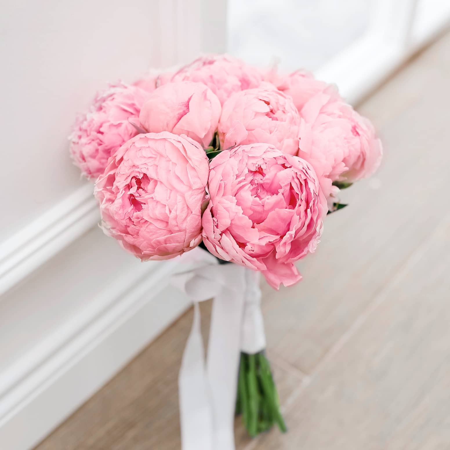Luxury Flowers Services Bouquet Small - Flowers X Webflow Template
