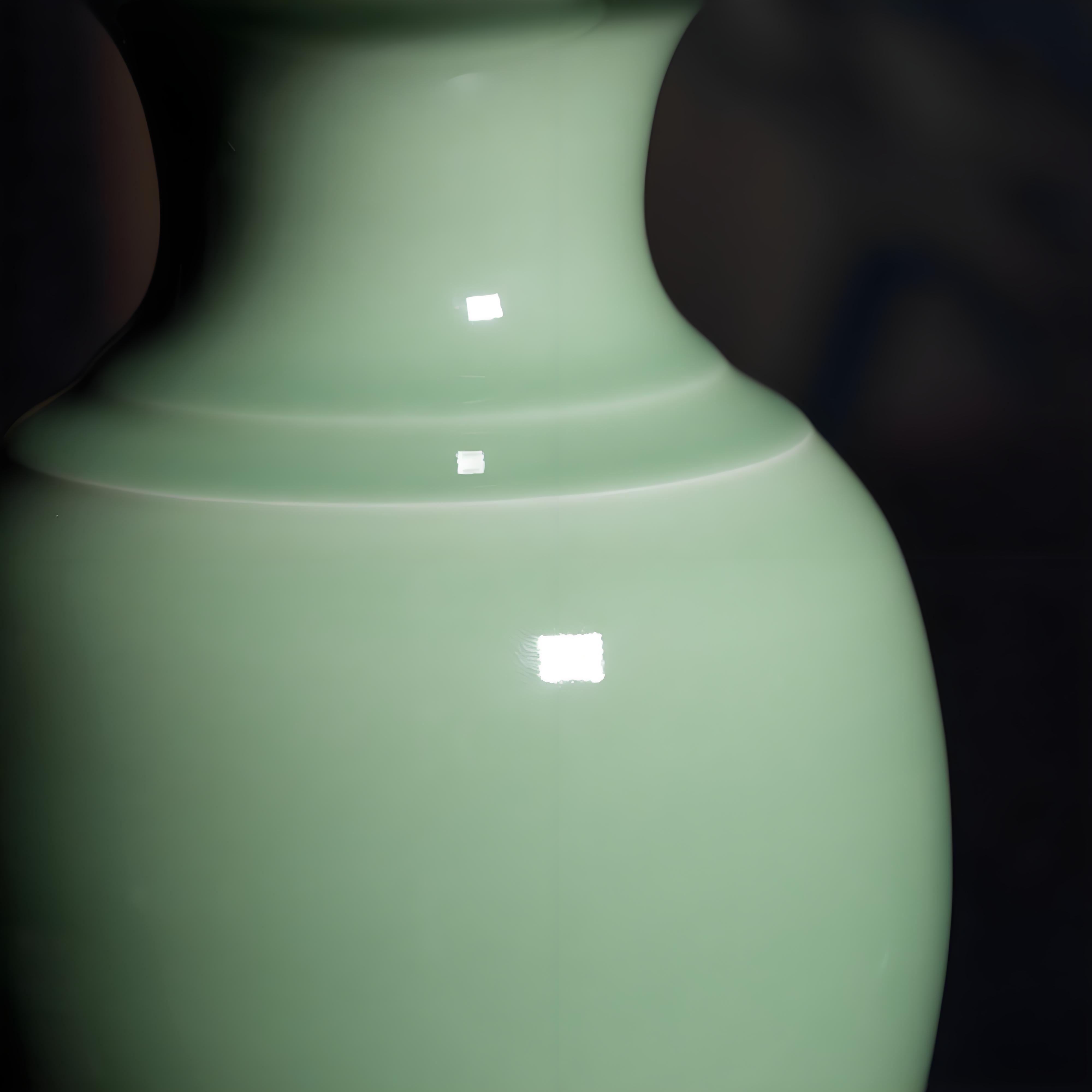 A Vase that Remembers the Shape of Flow