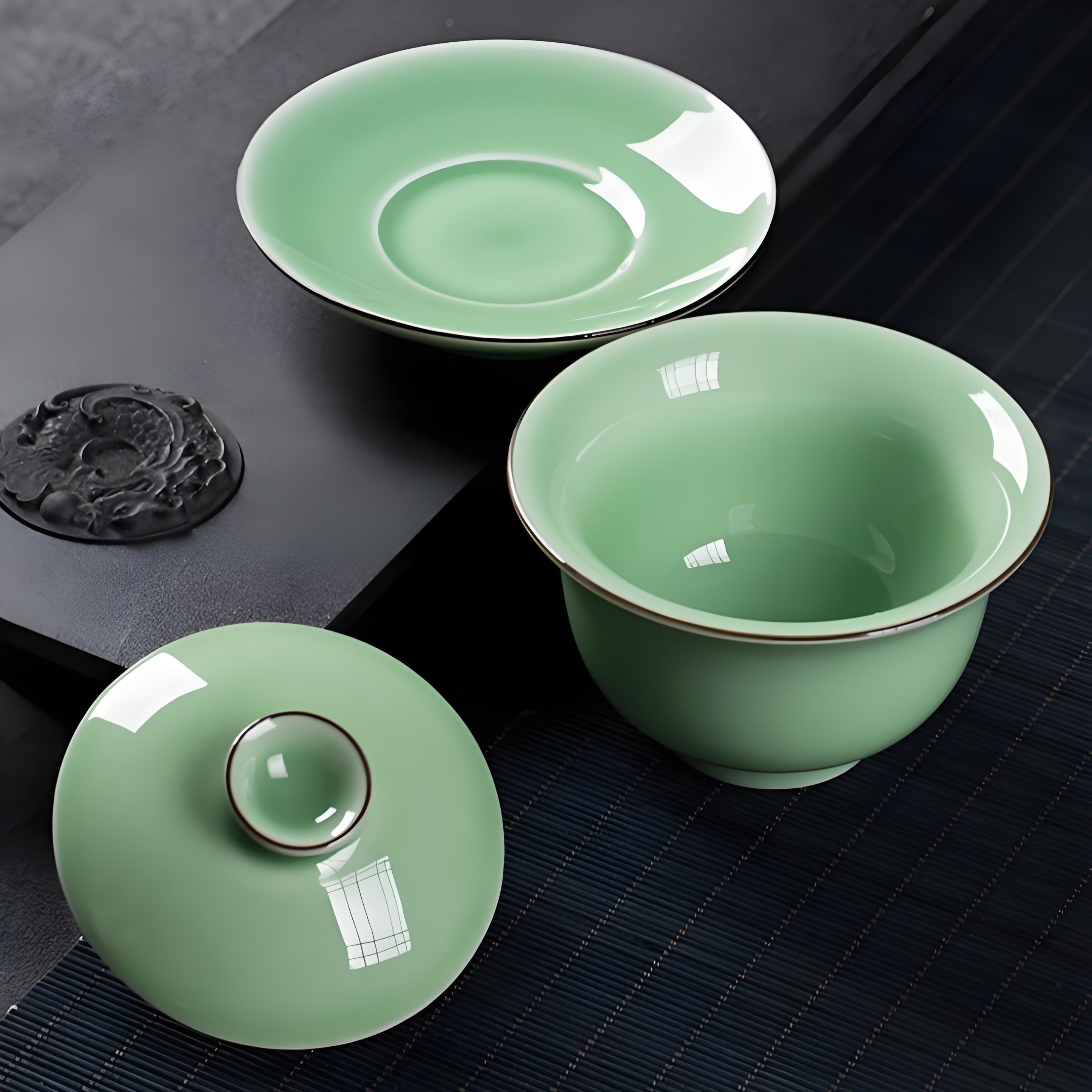 Lid. Bowl. Saucer.