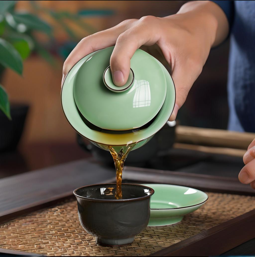Lid. Bowl. Saucer.