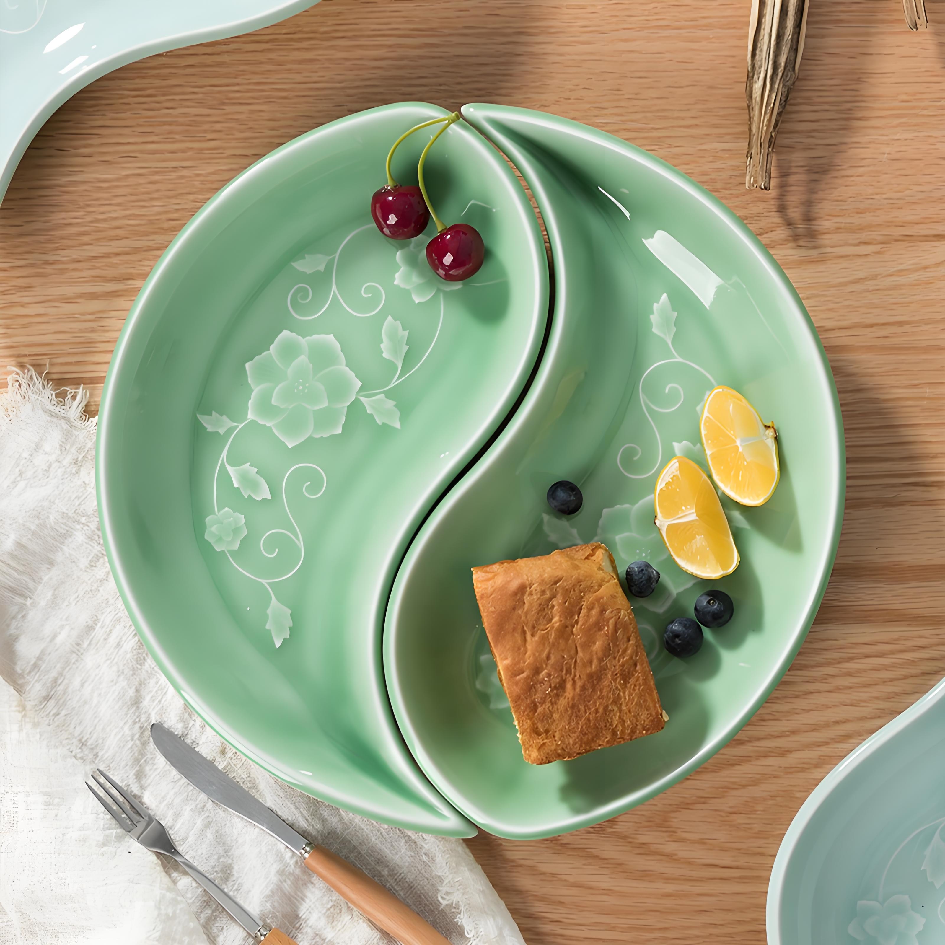 Moon-Shaped Calm, Table-Side Grace